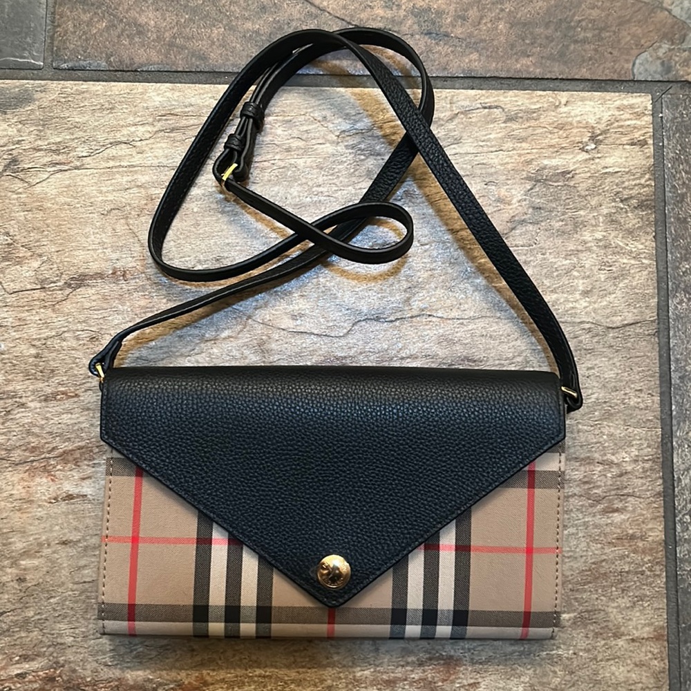 Burberry wallet